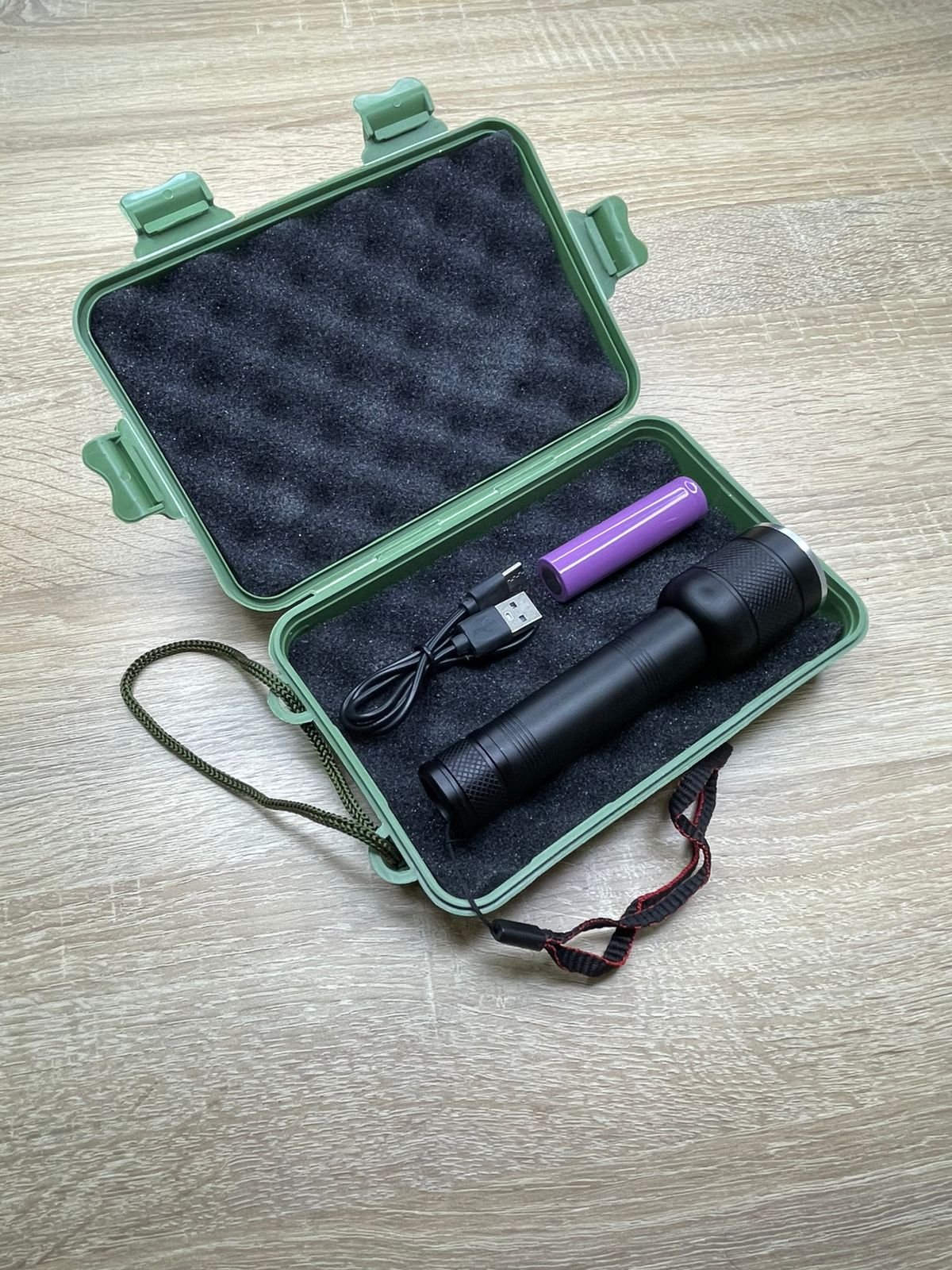 LINTERNA RECARGABLE PB-2060